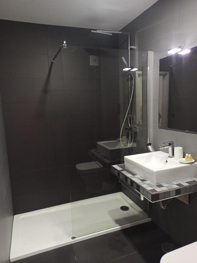 Bed and Breakfast Supertubos House Peniche Атоґія-да-Балея Екстер'єр фото