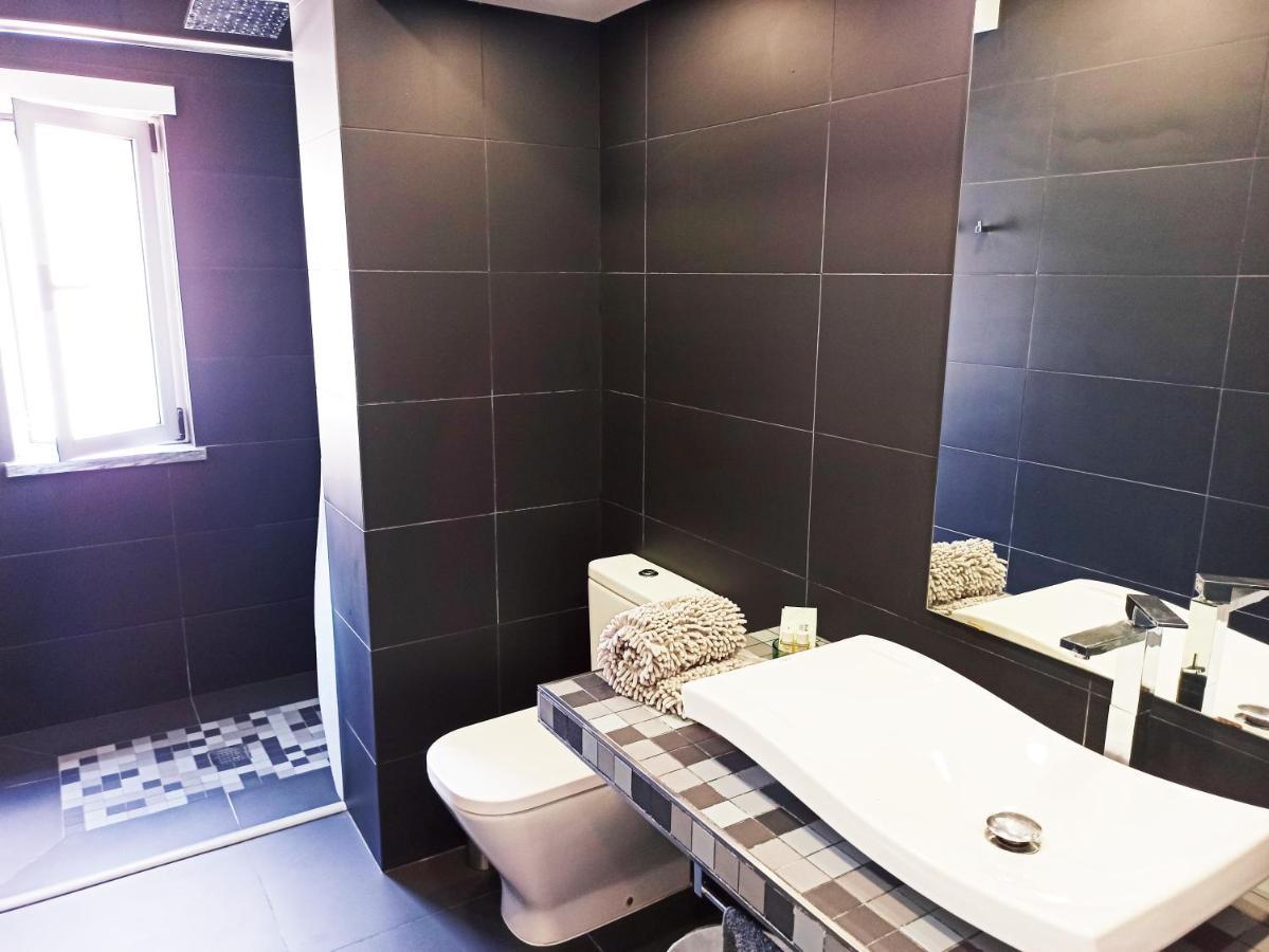 Bed and Breakfast Supertubos House Peniche Атоґія-да-Балея Екстер'єр фото