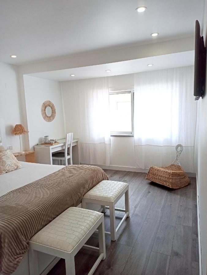 Bed and Breakfast Supertubos House Peniche Атоґія-да-Балея Екстер'єр фото