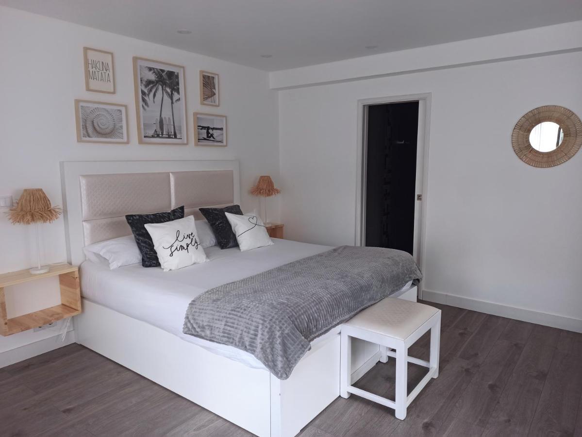 Bed and Breakfast Supertubos House Peniche Атоґія-да-Балея Екстер'єр фото